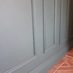 la maison de nous, décoration intérieure, moulure, cimaise, chambranle, plinthe, sabot, soubassement, sur mesures, bois, menuiserie, ébénisterie, moulures