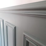 la maison de nous, décoration intérieure, moulure, cimaise, chambranle, plinthe, sabot, soubassement, sur mesures, bois, menuiserie, ébénisterie, moulures
