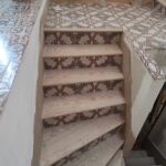 la maison de nous, marche bois massif, frêne, aménagement intérieur, décoration, escalier, carreaux de ciment, menuiserie, ébénisterie, création