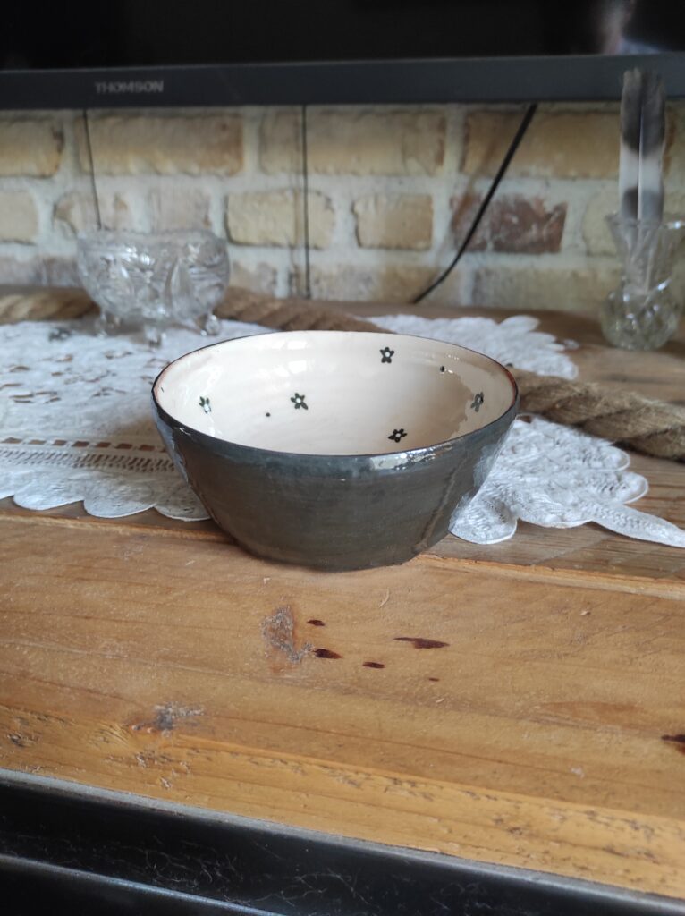 la maison de nous poterie, terre cuite, céramique, argile, émail, terre cuire, bol, ramequin, décoration aménagement,