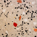 la maison de nous, aménagement intérieur, terrazzo, gravier de marbre, plan de travail cuisine, plateau de table, sol, béton décoratif