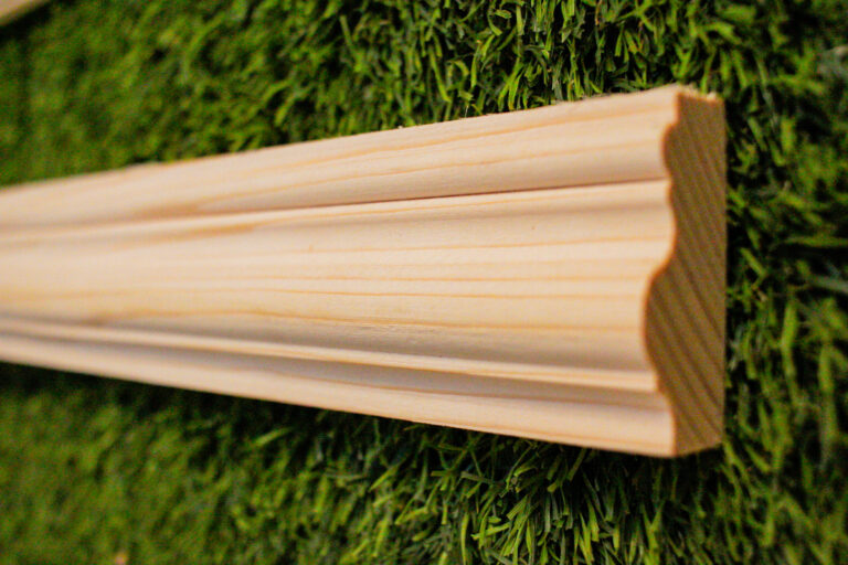 la maison de nous, décoration intérieure, moulure, cimaise, chambranle, plinthe, sabot, soubassement, sur mesures, bois, menuiserie, ébénisterie