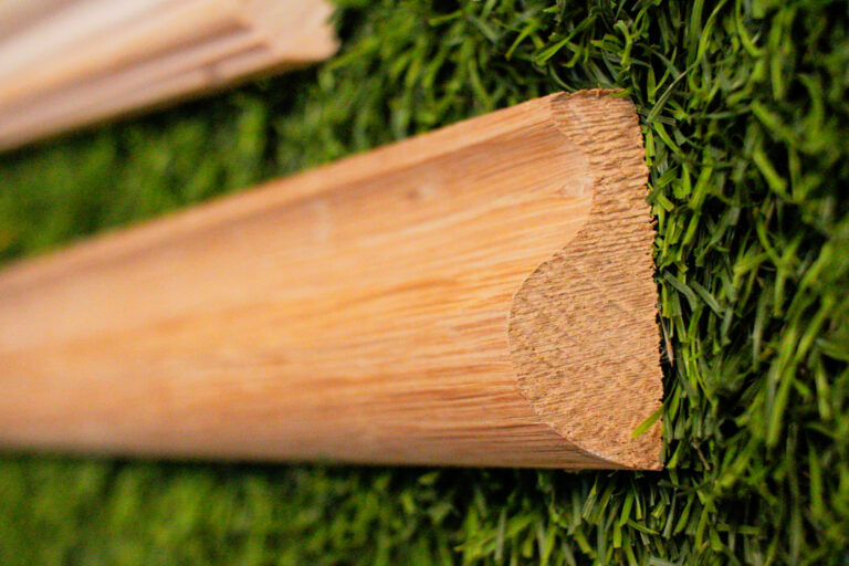 la maison de nous, décoration intérieure, moulure, cimaise, chambranle, plinthe, sabot, soubassement, sur mesures, bois, menuiserie, ébénisterie