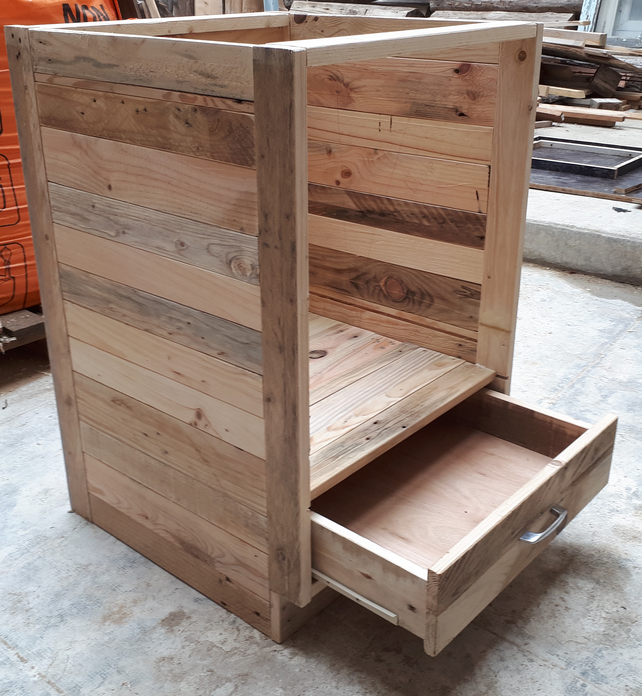 la maison de nous, caisson de cuisine en bois recyclé, meuble sur mesures, menuiserie, ébénisterie, création